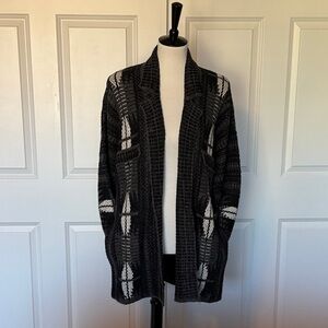 Hollister Black and White Open-Front Sweater